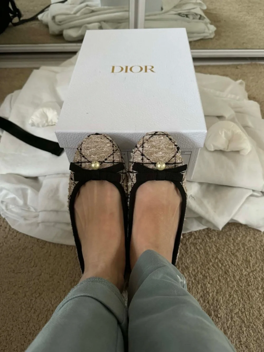 Dior Beige Tweed Ballet Flats with Black Trim and Pearl Bow size 35 - Picture 3 of 4